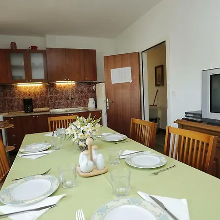 Apartmán Mira - 50 M From Beach Supetar