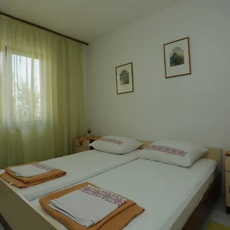 Mira - 50 M From Beach Apartmán Supetar